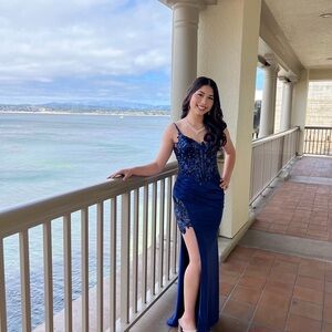 Elegant Blue Evening Gown